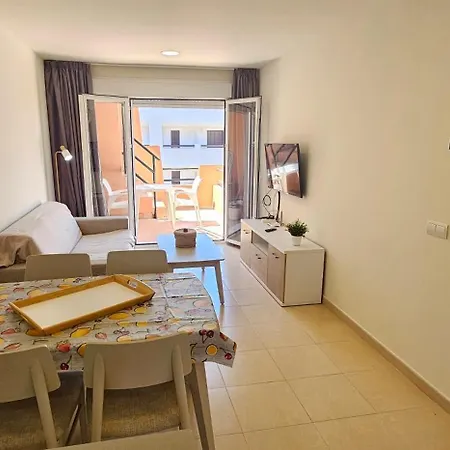 Paraiso: Beachfront Penthouse With Private Rooftop Pool * Vera