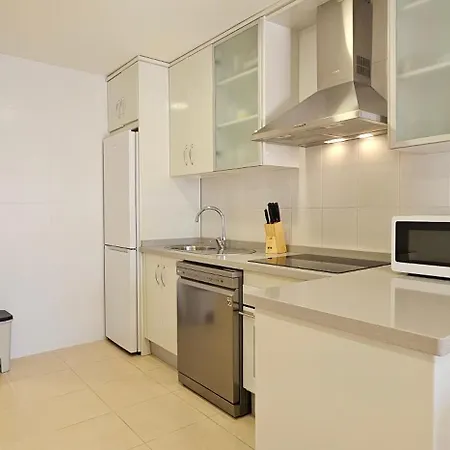 Paraiso: Beachfront Penthouse With Private Rooftop Pool *